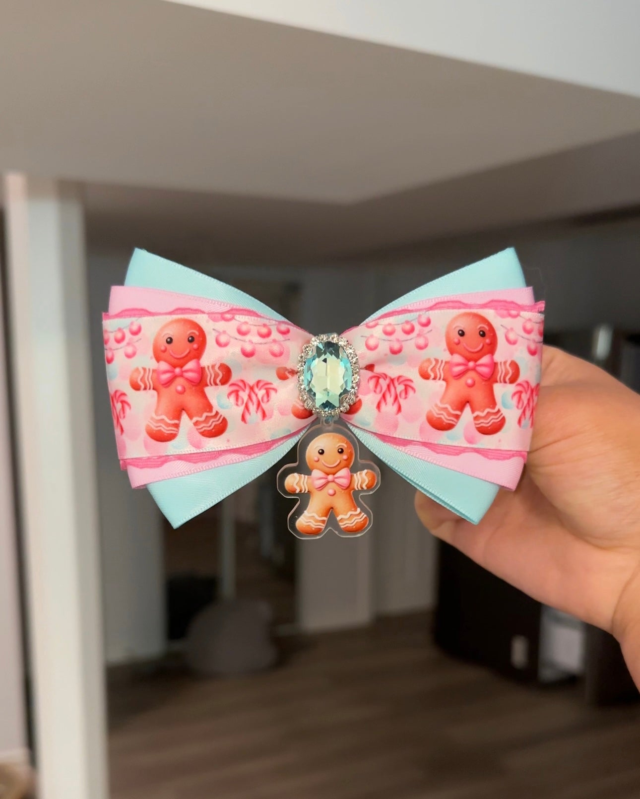 Gingerbread Wonderland Bow